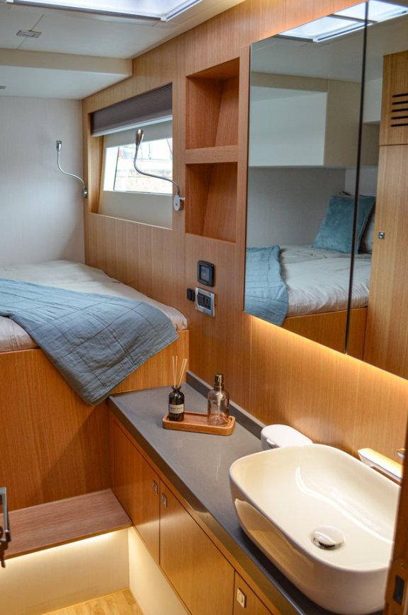 Image of October yacht #56