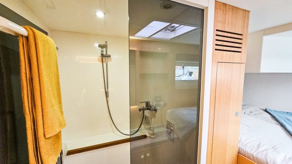 Image of October yacht #60