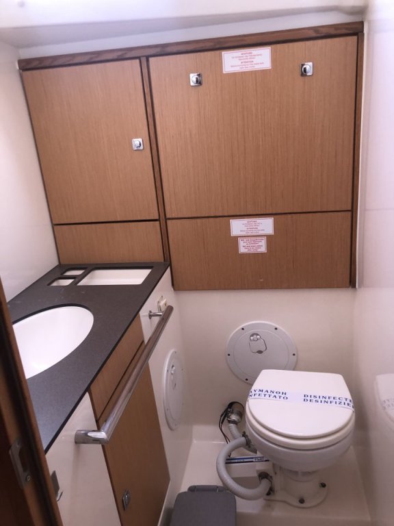 Image of Amore yacht #40