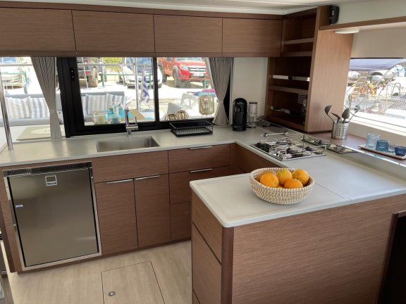 Image of Grand Blue yacht #10