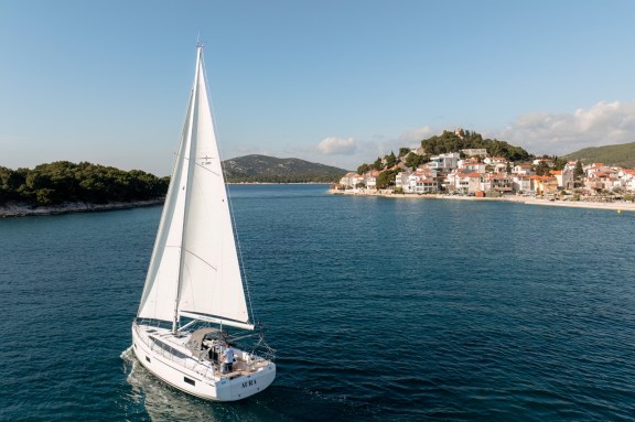 Image of Aura yacht #4