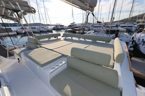 Image of Agua De Luna yacht #6