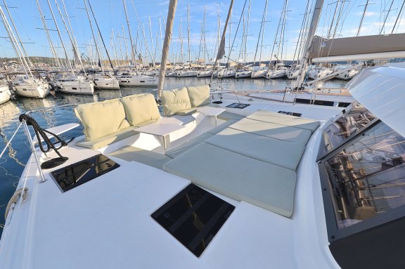 Image of Agua De Luna yacht #4