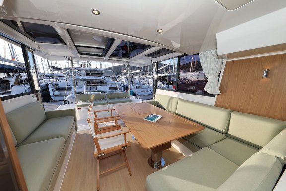 Image of Agua De Luna yacht #12