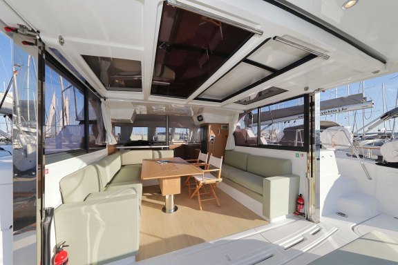 Image of Agua De Luna yacht #10