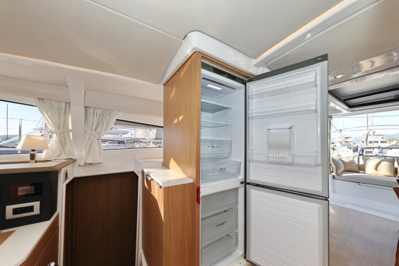 Image of Au Soleil yacht #28