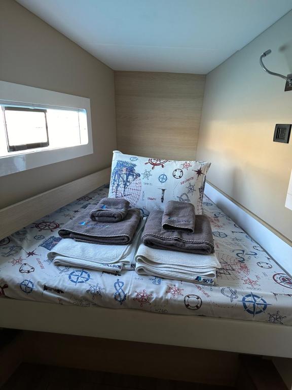 Image of Catalina yacht #10