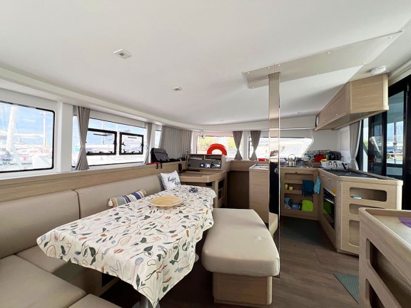 Image of Amaryllis yacht #5