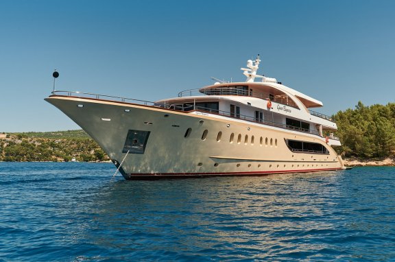Image of Queen Eleganza yacht #8