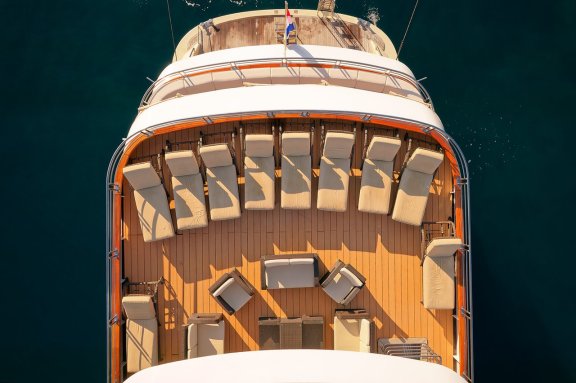 Image of Queen Eleganza yacht #10