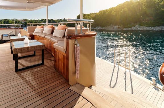 Image of Queen Eleganza yacht #17