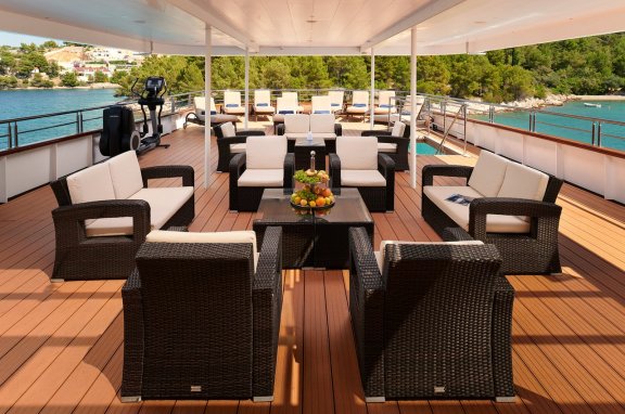 Image of Queen Eleganza yacht #18