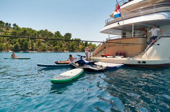 Image of Queen Eleganza yacht #24