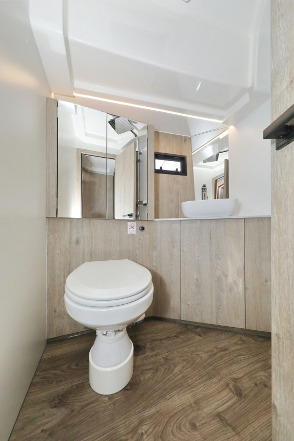 Image of Mackata yacht #37