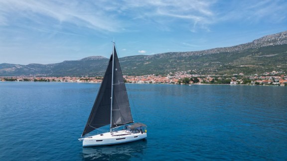 Image of Dreamcatcher yacht #8