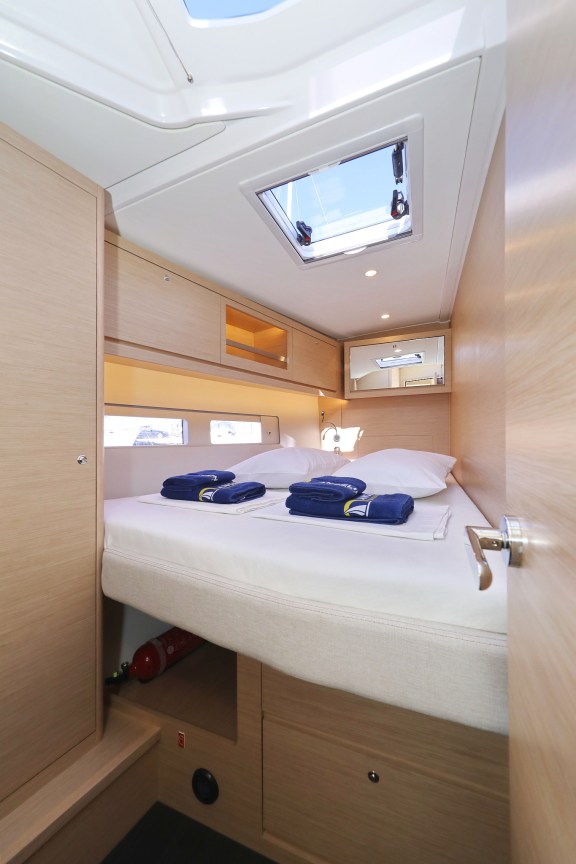 Image of Graceful Dancer yacht #30