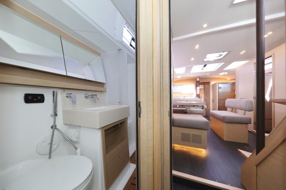 Image of Graceful Dancer yacht #42