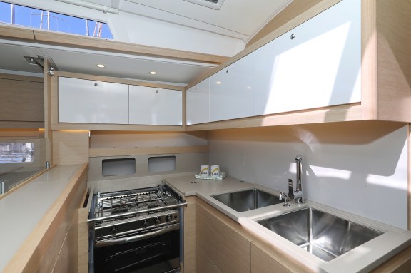 Image of Graceful Dancer yacht #43