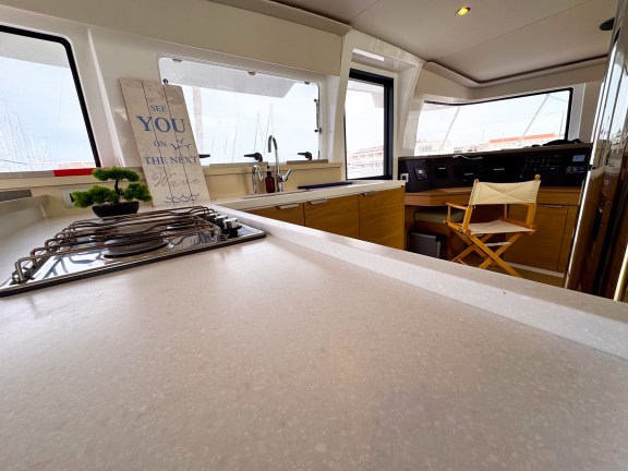 Image of La Calma yacht #14