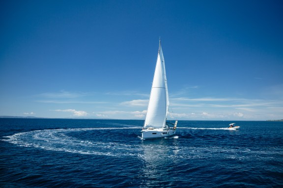 Image of Too Lucky yacht #6