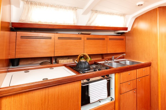 Image of Too Lucky yacht #18