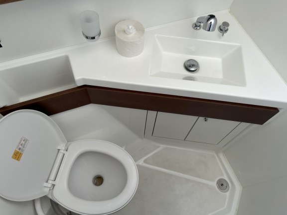 Image of Bumblebee yacht #24