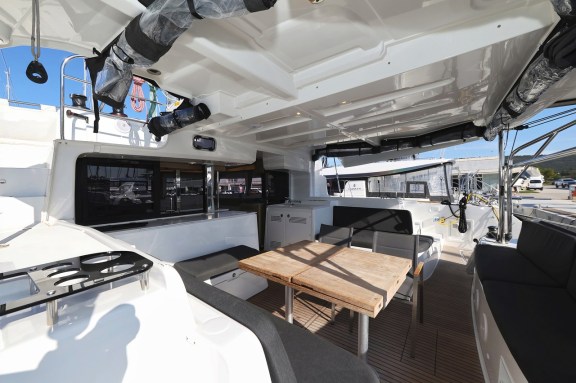 Image of Ship Happens yacht #10