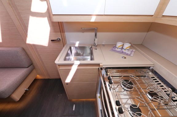 Image of Sea Breeze yacht #21