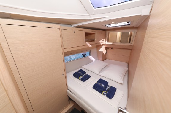 Image of Sea Breeze yacht #30