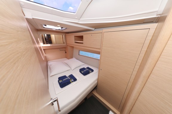 Image of Sea Breeze yacht #32