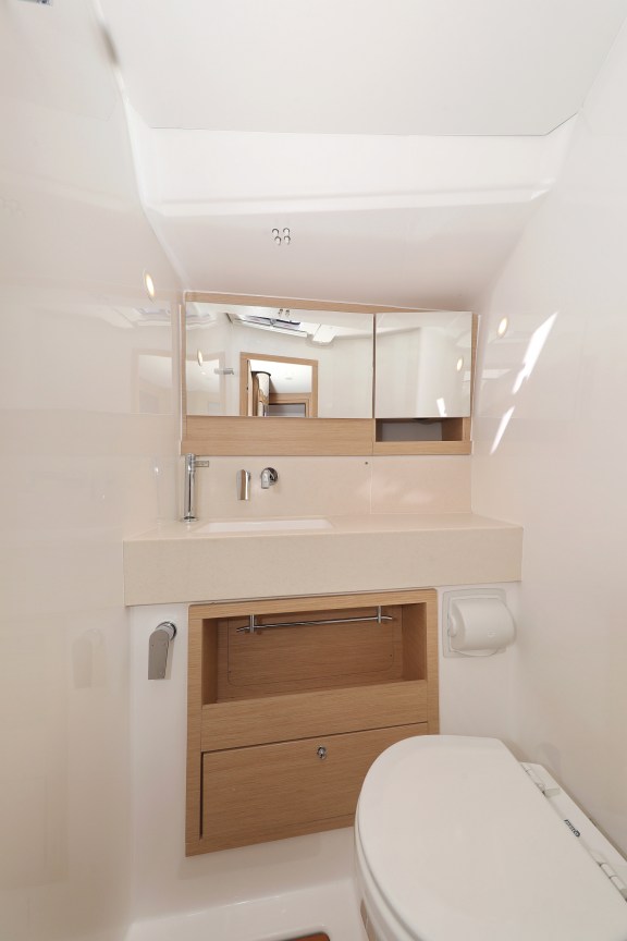 Image of Sea Breeze yacht #35