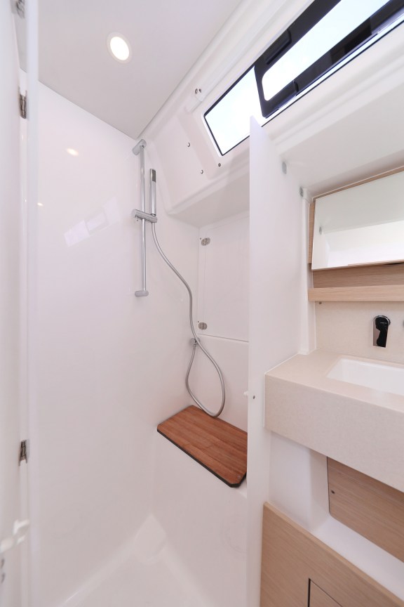 Image of Sea Breeze yacht #38