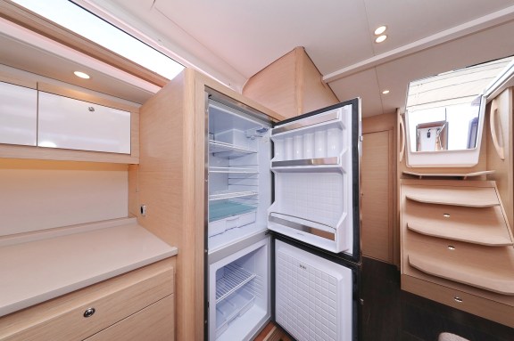 Image of Sea Breeze yacht #42