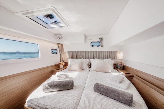 Image of IO yacht #16