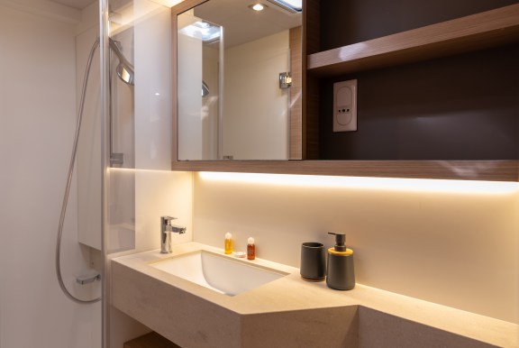 Image of Lavina yacht #22