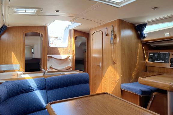 Image of Moulin Rouge yacht #15