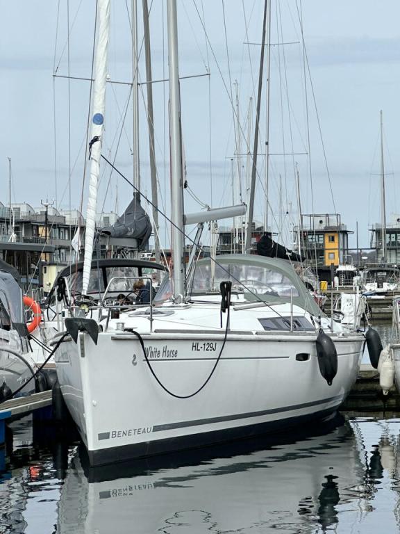 Image of White Horse yacht #9