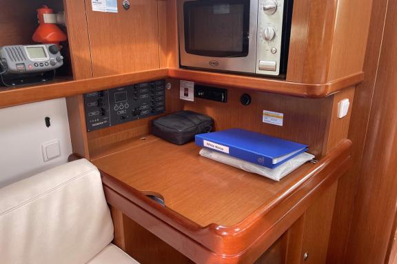 Image of White Horse yacht #12