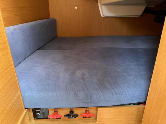 Image of Lightning yacht #18