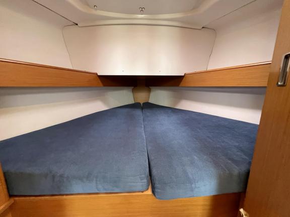 Image of Lightning yacht #17