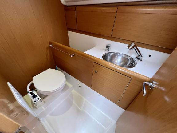 Image of Lightning yacht #19