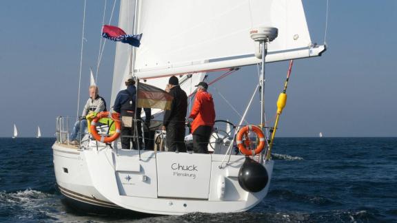 Image of Chuck yacht #6