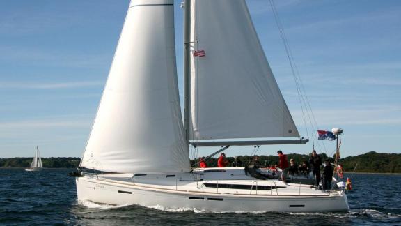 Image of Chuck yacht #7