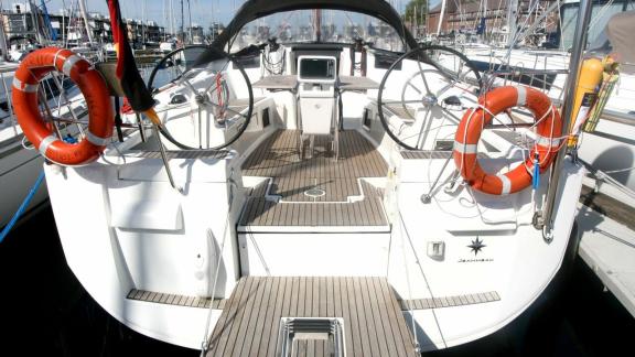 Image of Chuck yacht #3