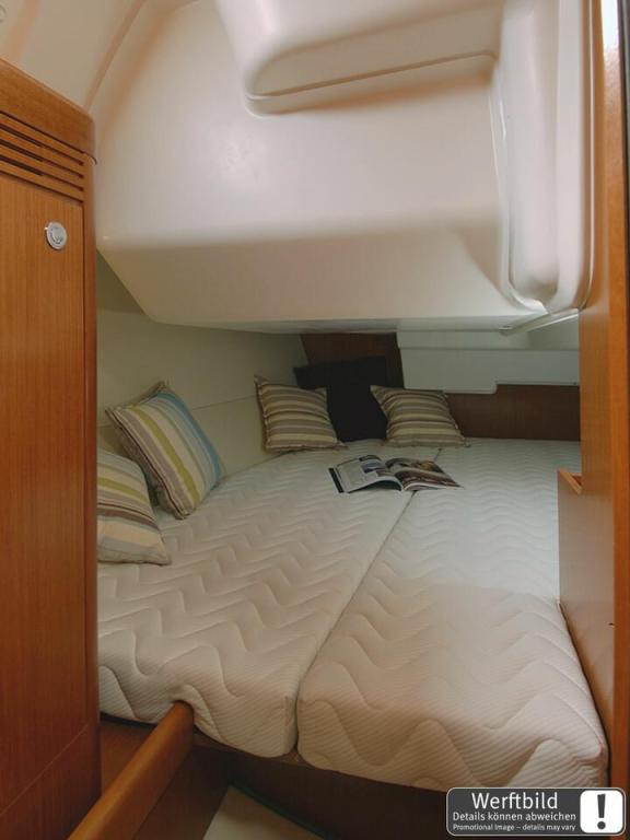 Image of Tango yacht #13