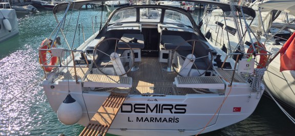 Demirs