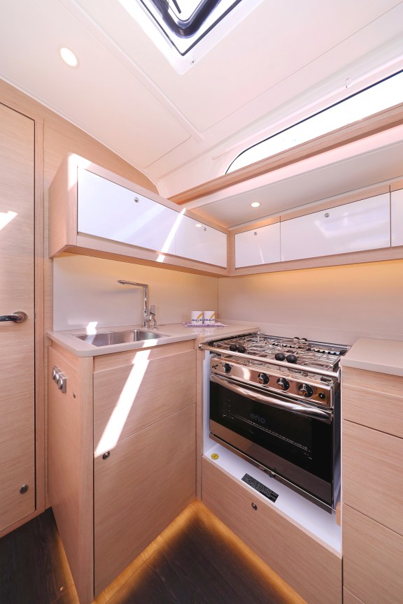 Image of Shore Thing yacht #41