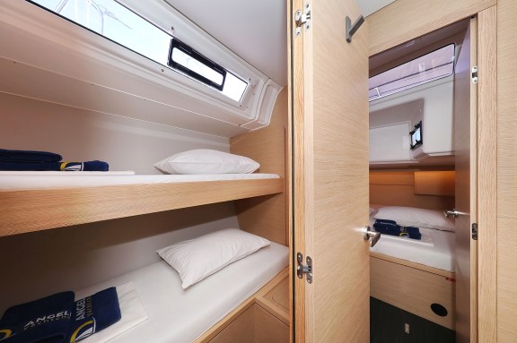 Image of Nausea yacht #28