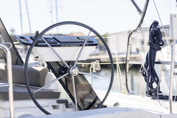 Image of Nessie yacht #40