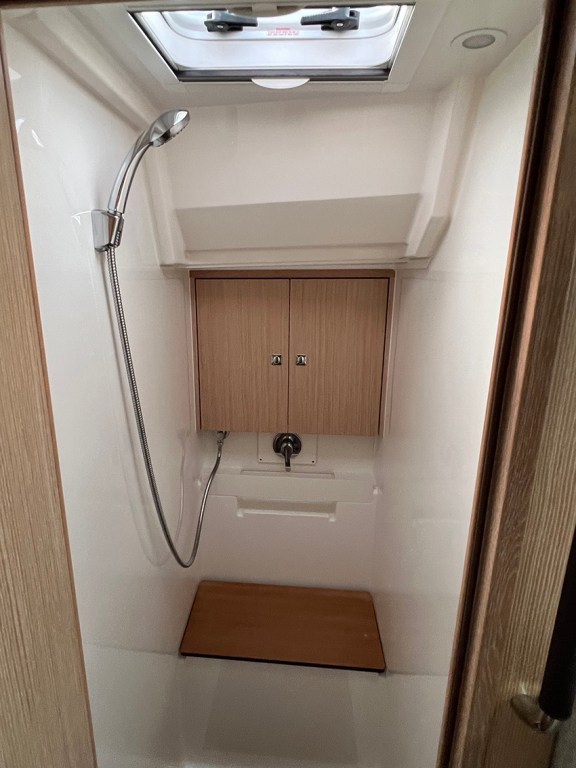 Image of Sunny yacht #23